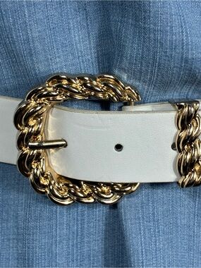 Womens belt Sz XL White Faux Leather Belt with Gold Chain Buckle
